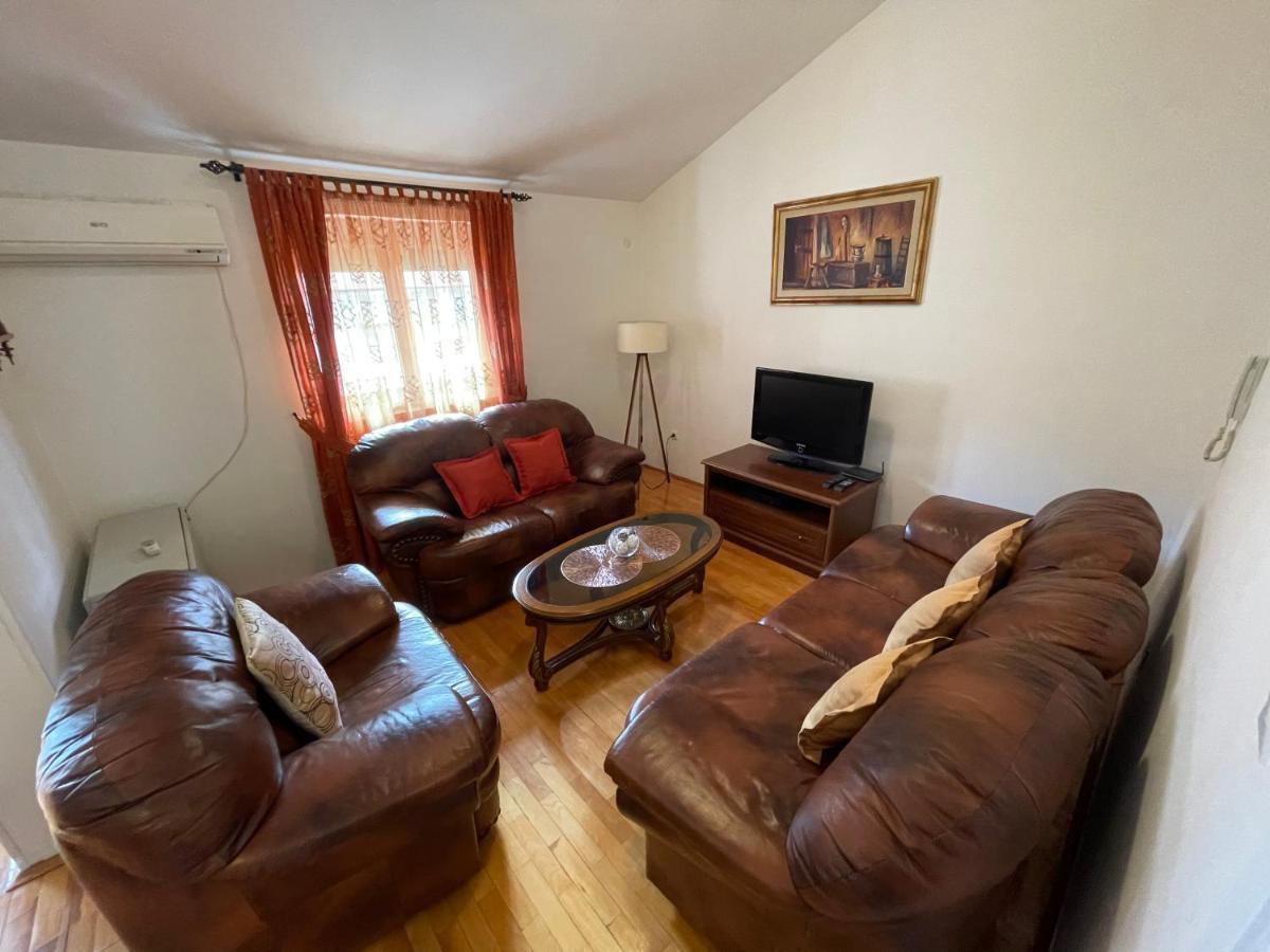 Aquarium Apartment Kotor Luaran gambar