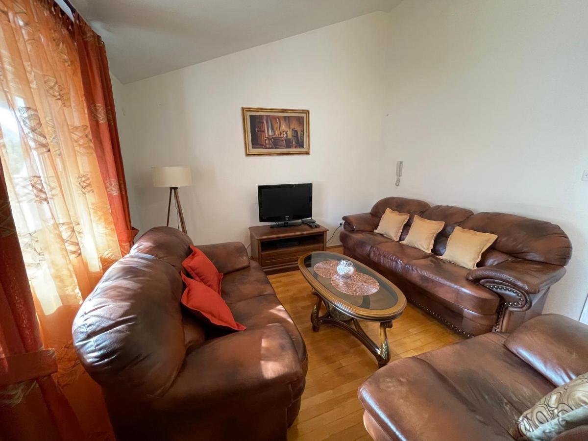 Aquarium Apartment Kotor Luaran gambar