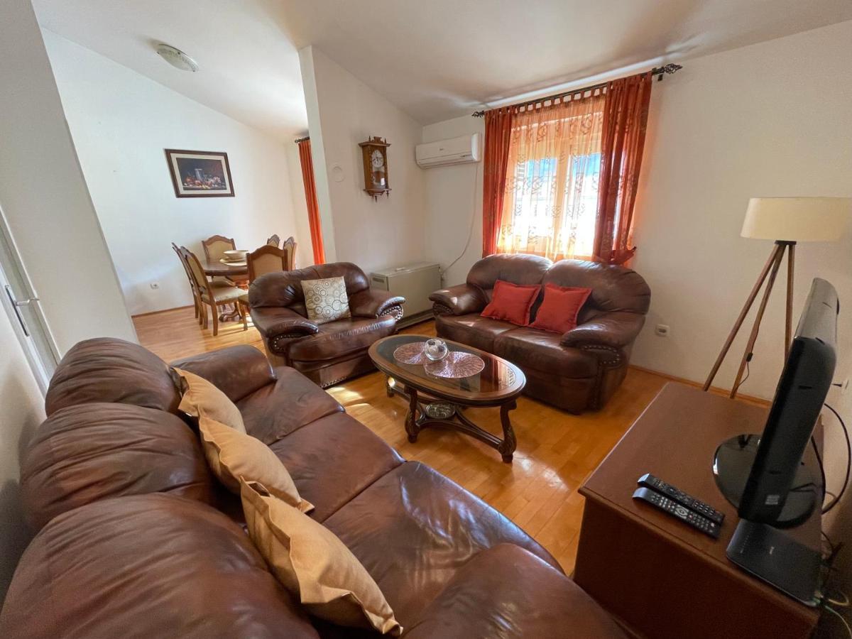 Aquarium Apartment Kotor Luaran gambar