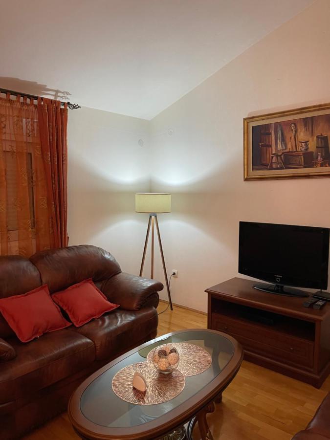 Aquarium Apartment Kotor Luaran gambar
