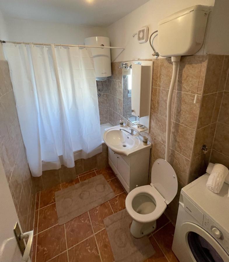 Aquarium Apartment Kotor Luaran gambar